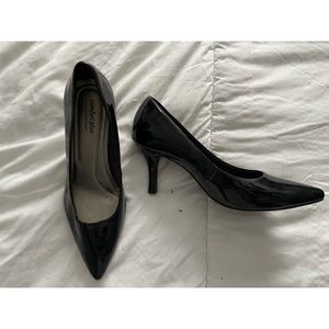 NWOT SHINY BLACK HEELS